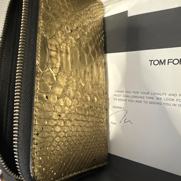 Tom Ford limited edition pre owned gold python Waller. This  comes with the box. - Picture 4 of 6